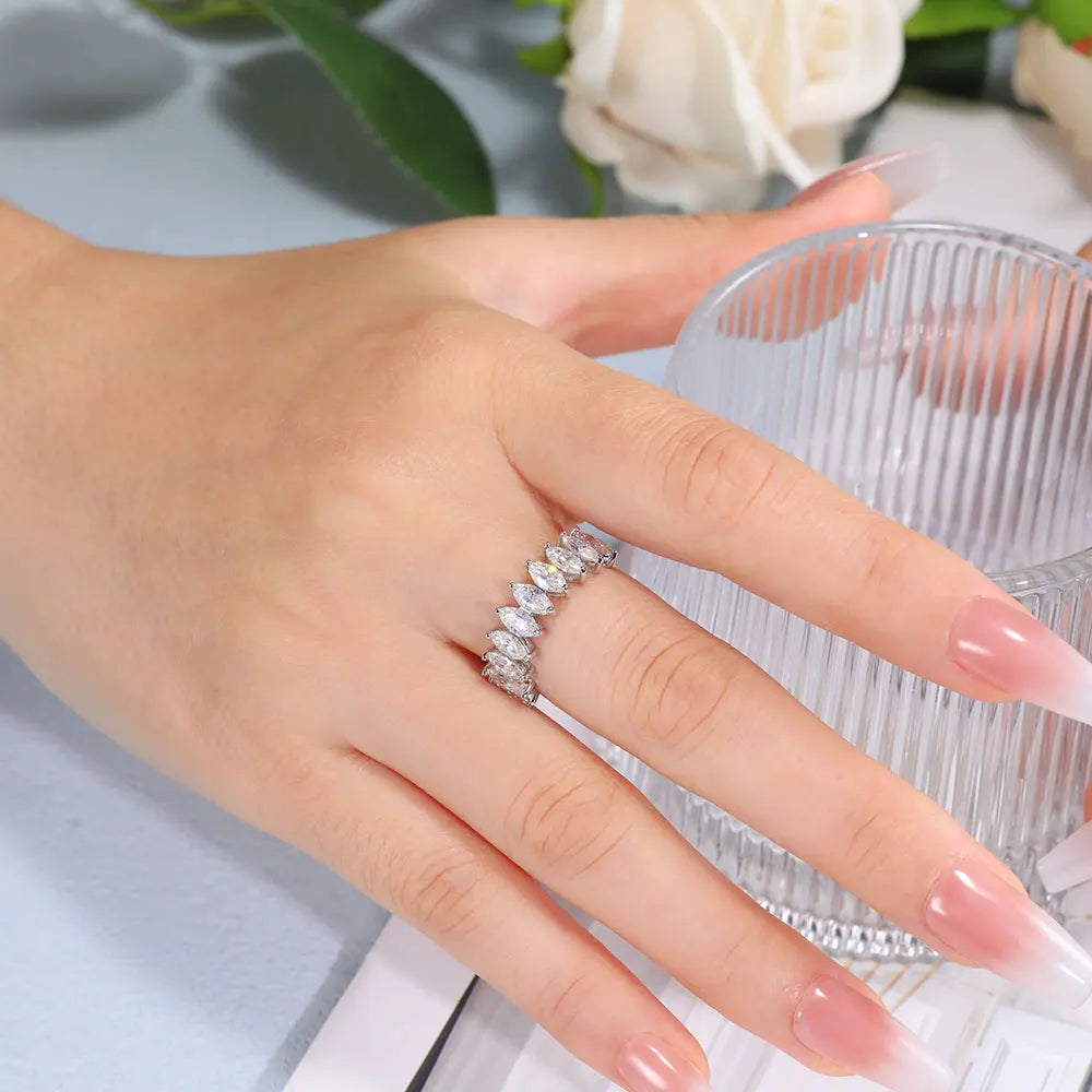 Anel Eternity Moissanita Marquise 3x6mm em Prata 925 com Banho de Ouro 18K