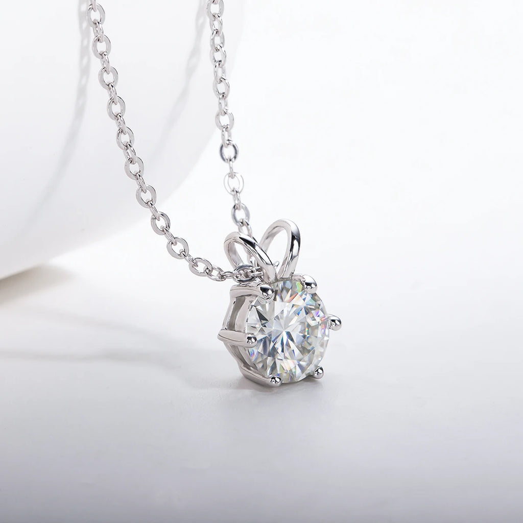 Colar Solitário com Pingente de Moissanita D Color em Prata 925 com Banho de Ouro 18K – 1ct, 3ct ou 5ct