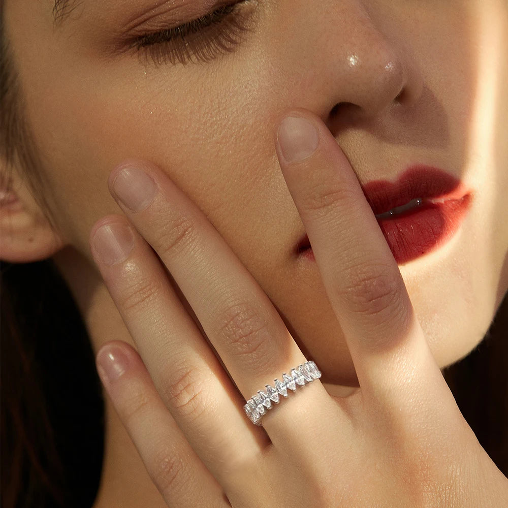 Anel Navetes Eternity Moissanita Marquise 2x4mm ou 3x6mm em Prata 925 com Certificação GRA
