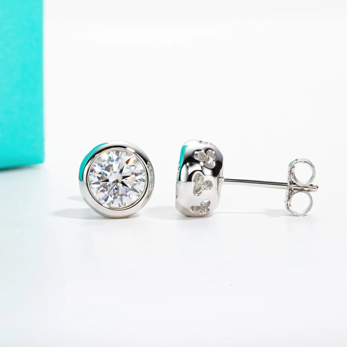 Conjunto Moissanita D Color – Brincos de Botão e Colar com Pingente em Prata 925 Banhada a Ouro 18K