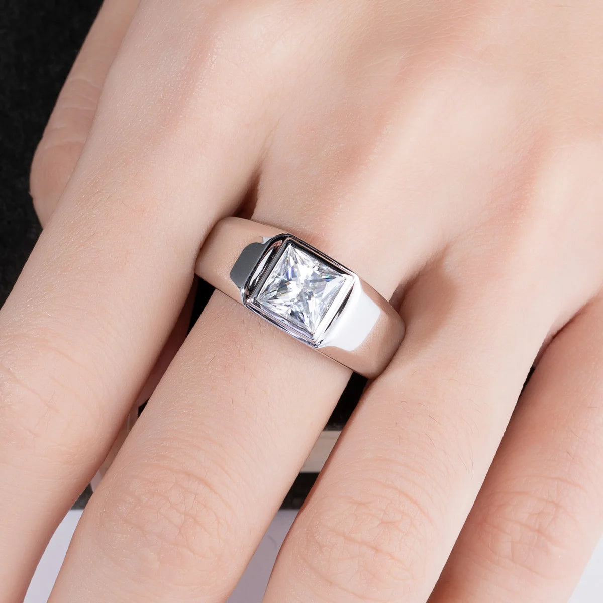 Anel Masculino de Noivado Moissanita Princess Cut 2ct D Color em Prata 925 Banhado a Ouro
