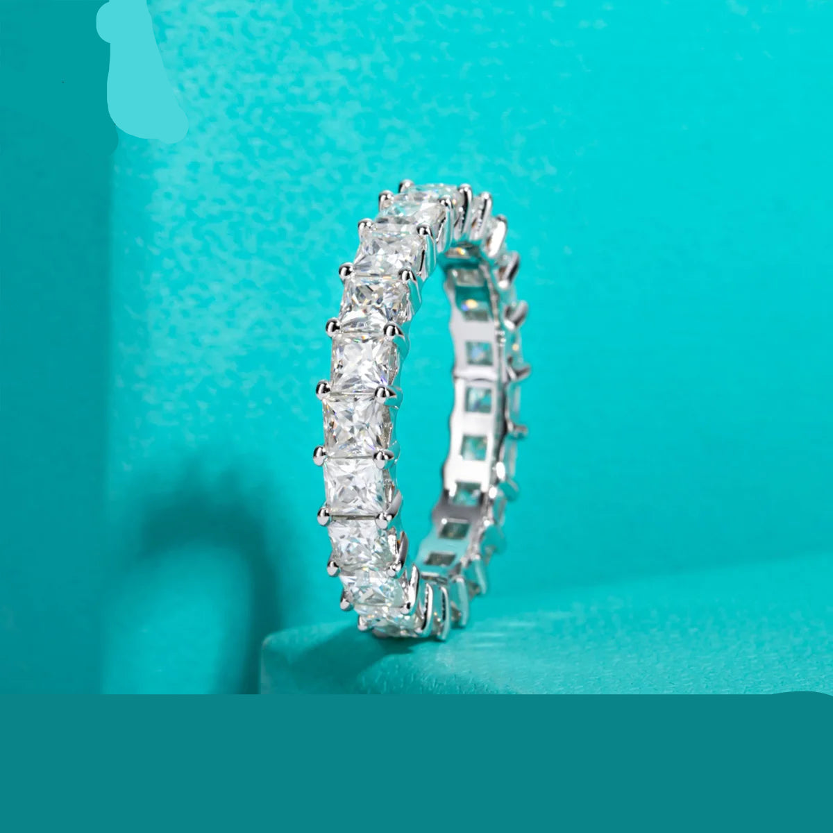 Aliança Eternity de Moissanita Princess Cut 3mm D Color em Prata 925 Banhada a Ouro 18K