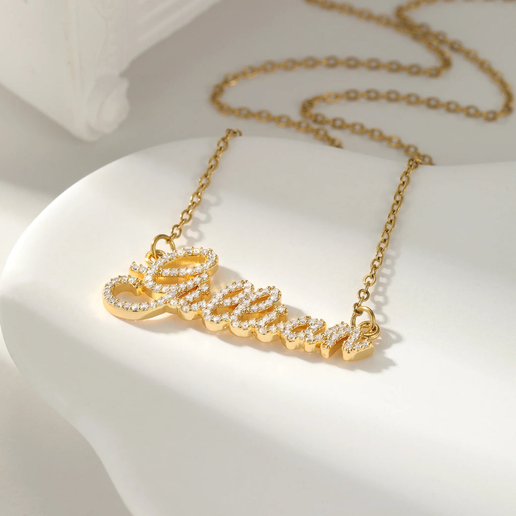 Colar com Nome Personalizado e Letras Cravejadas de Zircônias em Aço Inoxidável Banhado a Ouro 18K