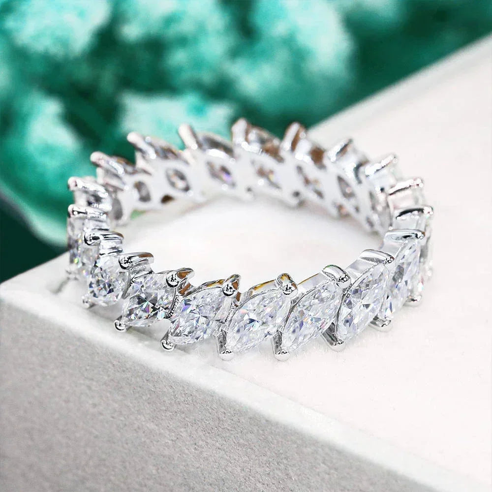 Anel Inteiro de Navetes Eternity Moissanita 3x6mm Marquise em Prata 925 com Certificação GRA