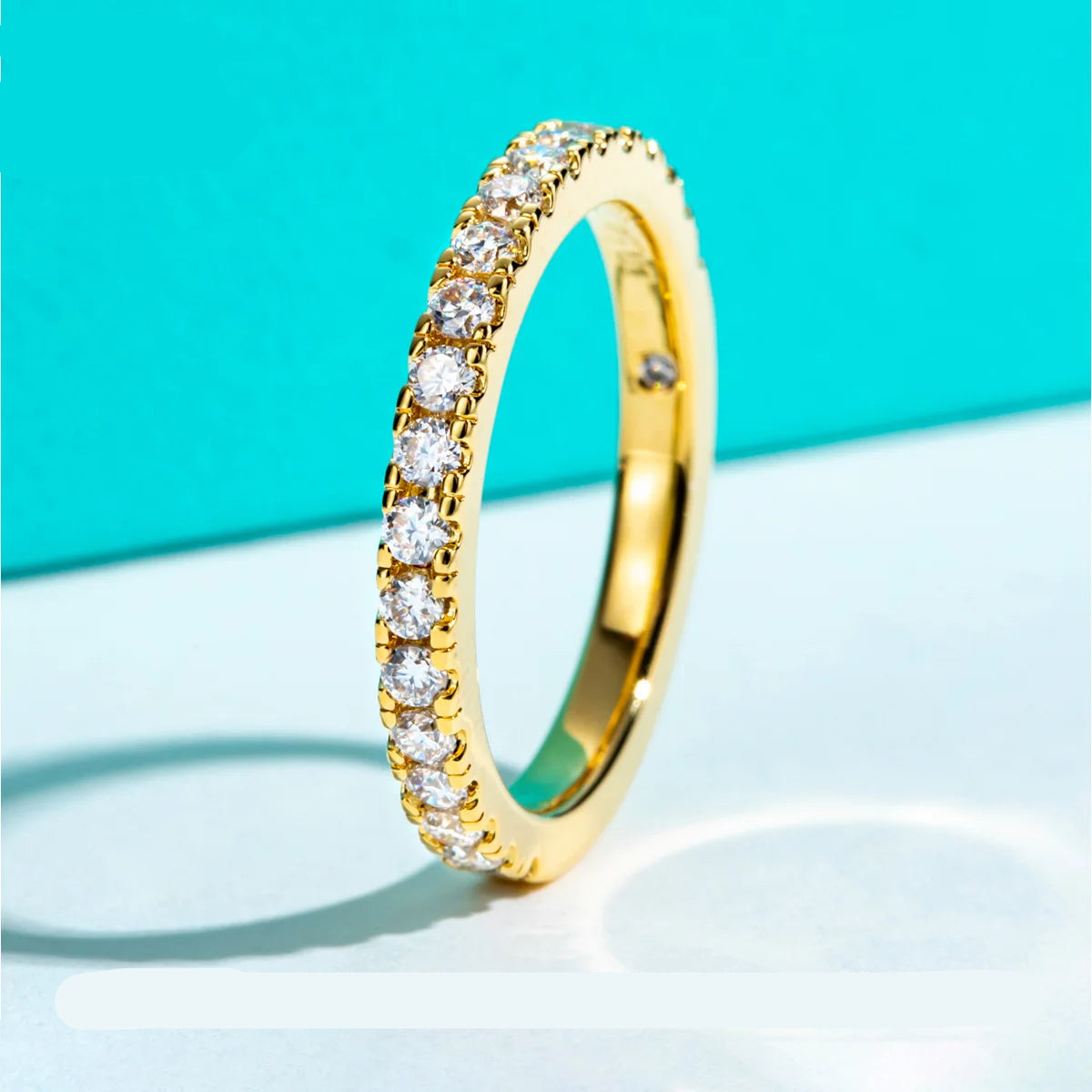 Anel Delicado 1.9mm de Moissanitas D Color em Ouro Amarelo 18K Banhado
