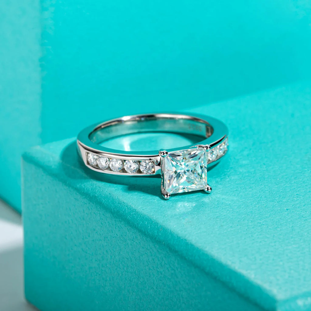 Conjunto de Noivado Moissanita Princess Cut 1.2ct D Color em Prata 925