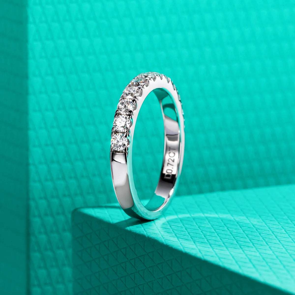 Meia Aliança 2.5mm Moissanita 0.72ct D Color em Prata 925 Banhada a Ouro 18K