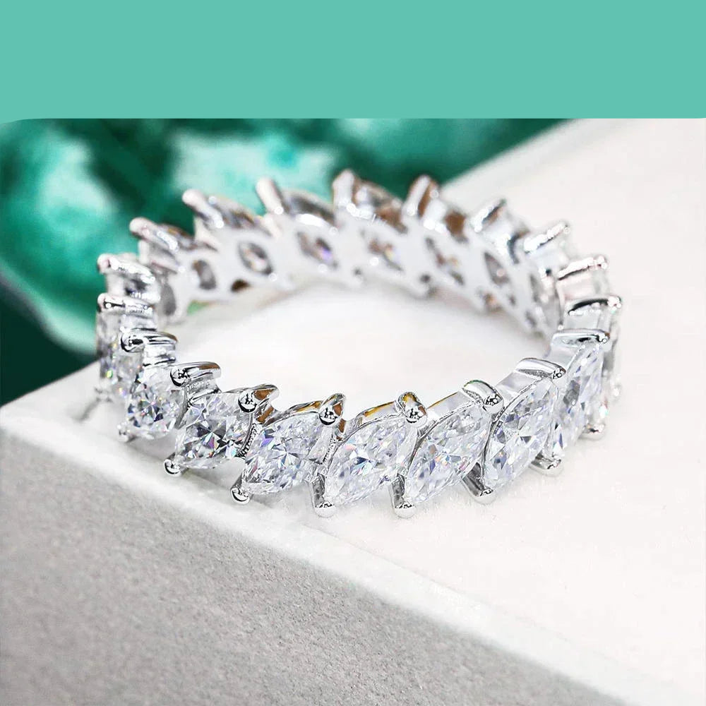Anel Inteiro de Navetes Eternity Moissanita 3x6mm Marquise em Prata 925 com Certificação GRA