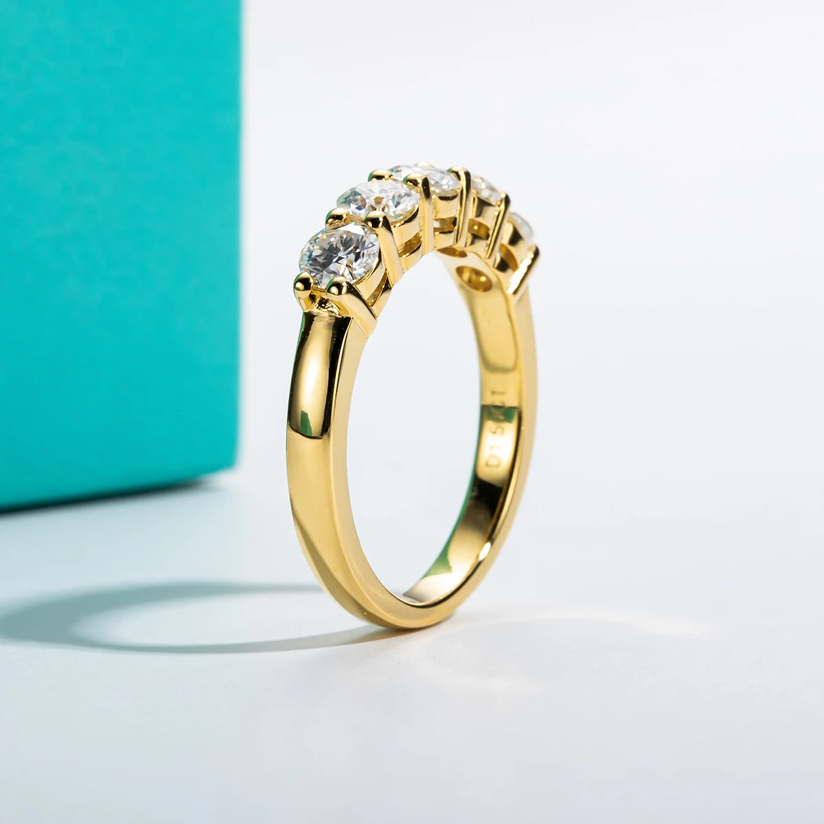 Anel Aliança de Moissanita 4mm – 1.5ct D Color VVS1 em Prata 925 Banhada a Ouro 18K