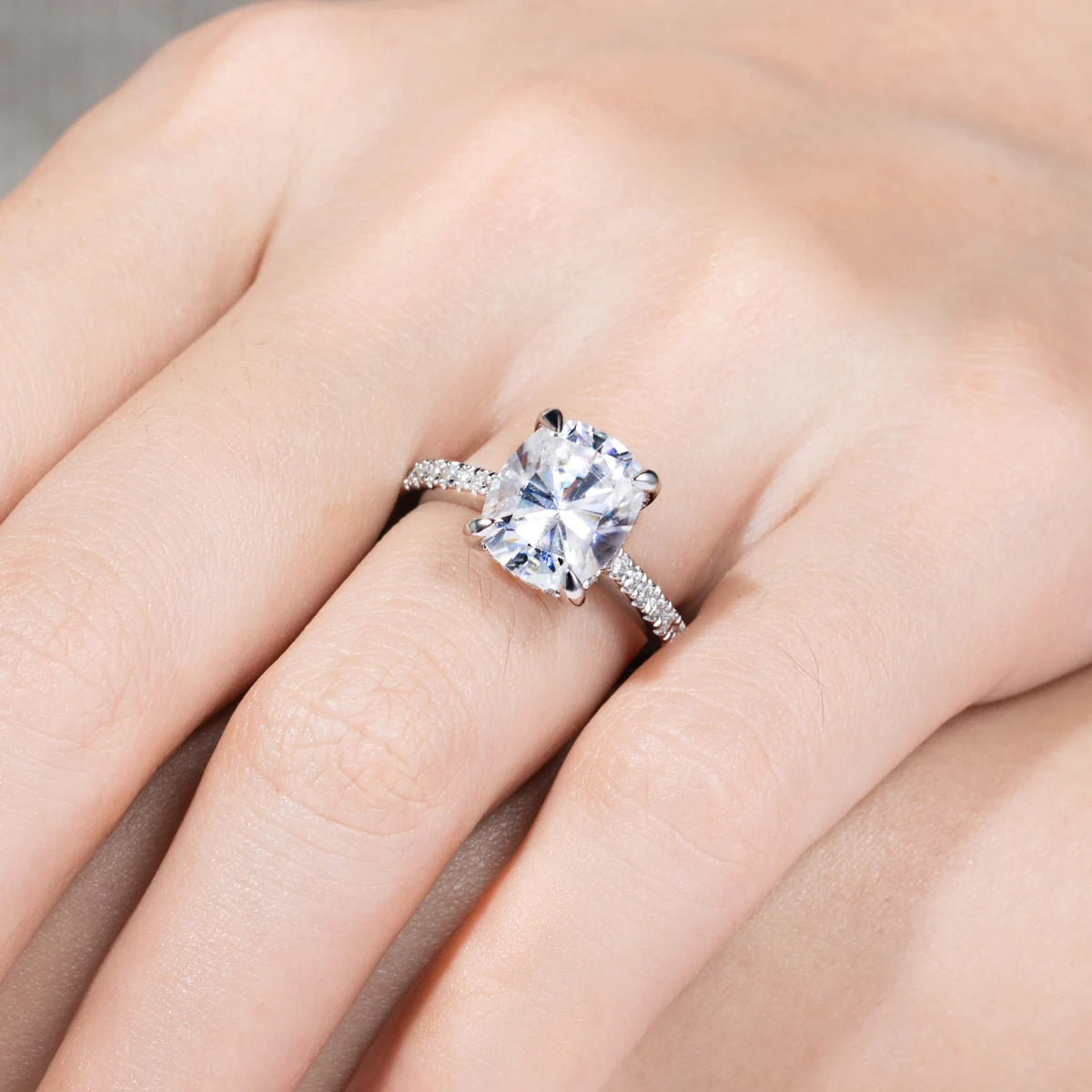 Anel de Noivado Moissanita Cushion Cut 5ct em Prata 925