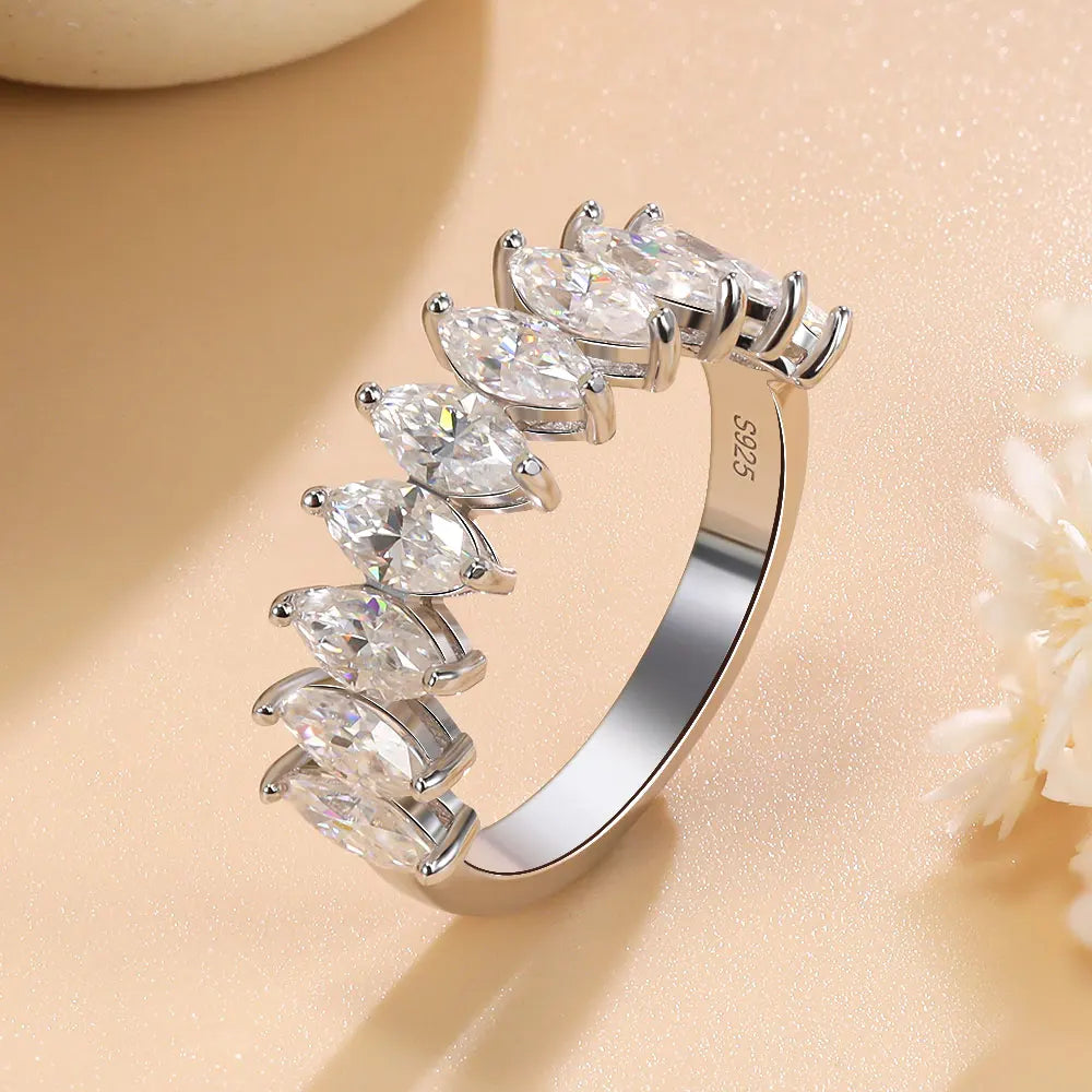 Anel Eternity Moissanita Marquise 3x6mm em Prata 925 com Banho de Ouro 18K