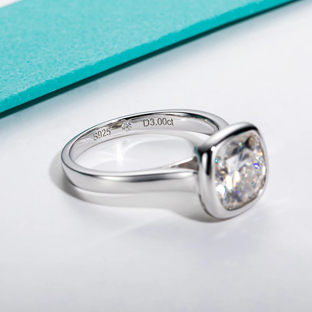 Anel de Noivado Moissanita Cushion Cut 3ct Bezel em Prata 925