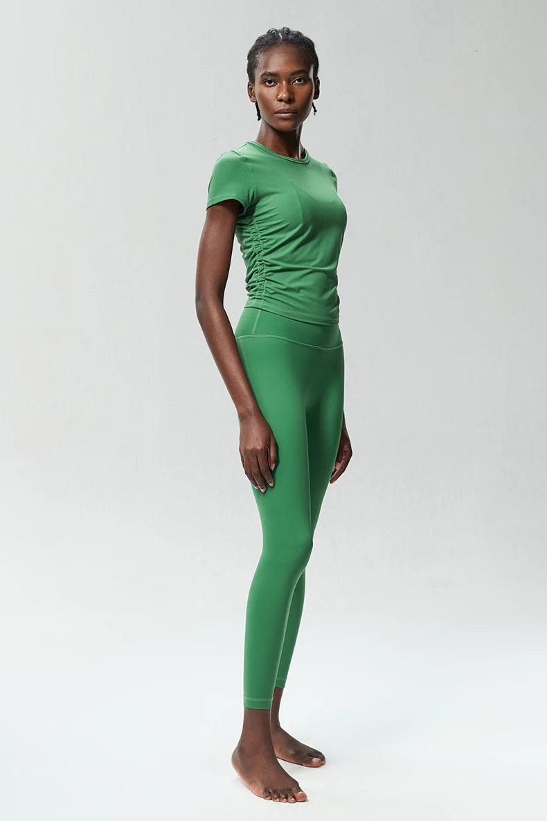 Conjunto Fitness Diamond Quick Dry 2 Peças Camiseta Cropped + Calça Legging - Leveza, Estilo e Praticidade