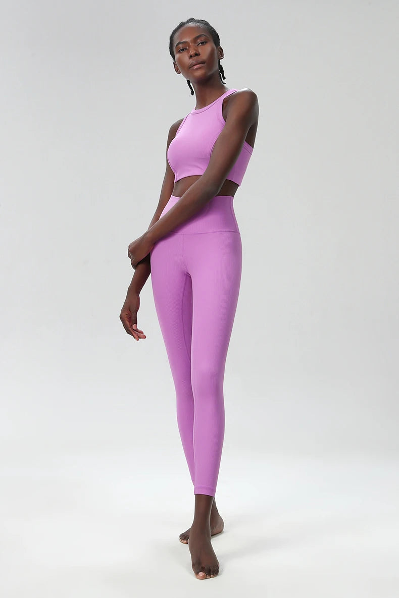 Conjunto Fitness Diamond Ribbed 3 Peças Top Cropped, Legging Anatômica e Blusa de Manga Longa