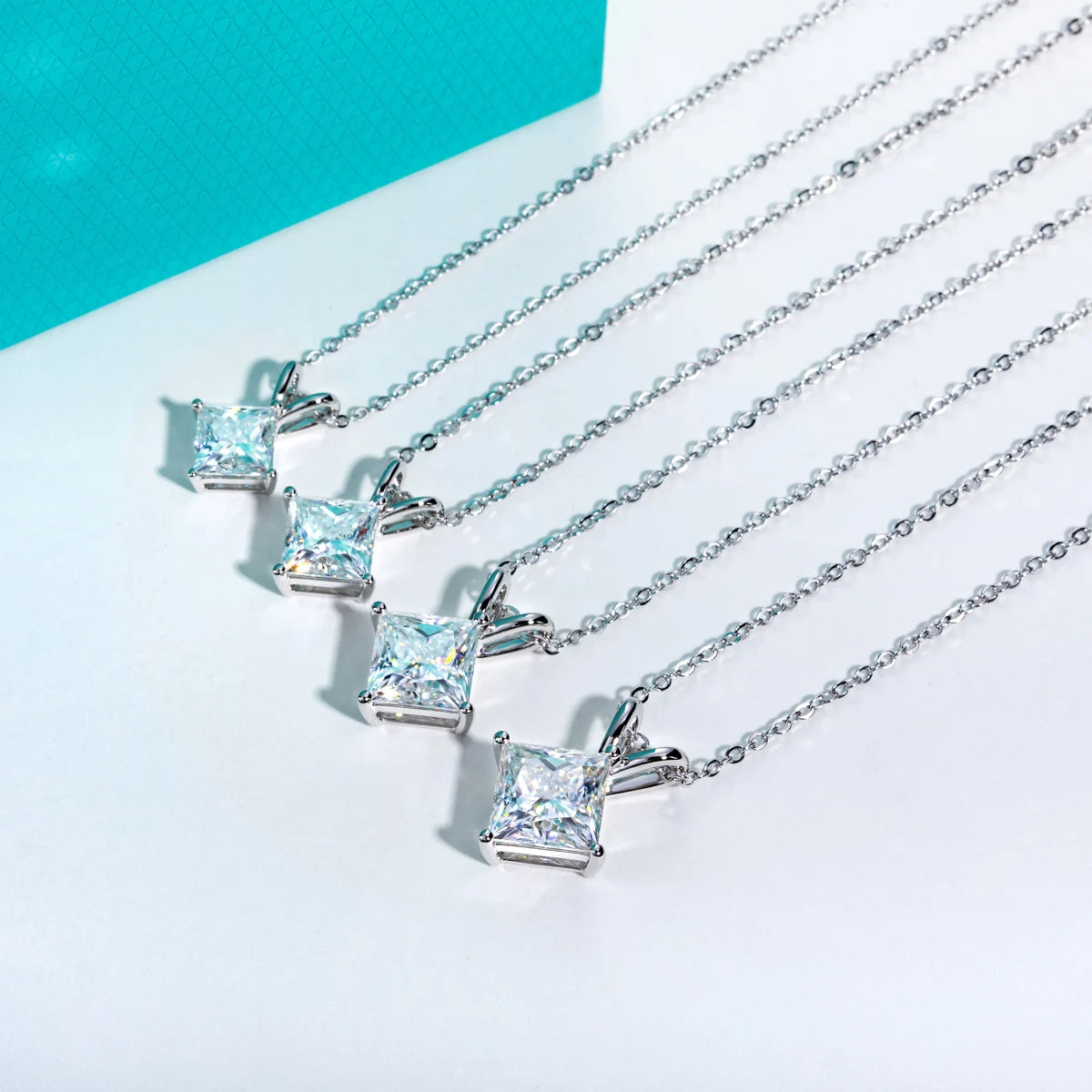 Colar Solitário Moissanita Princess Cut D Color 2ct/3ct/4ct/5ct em Prata 925