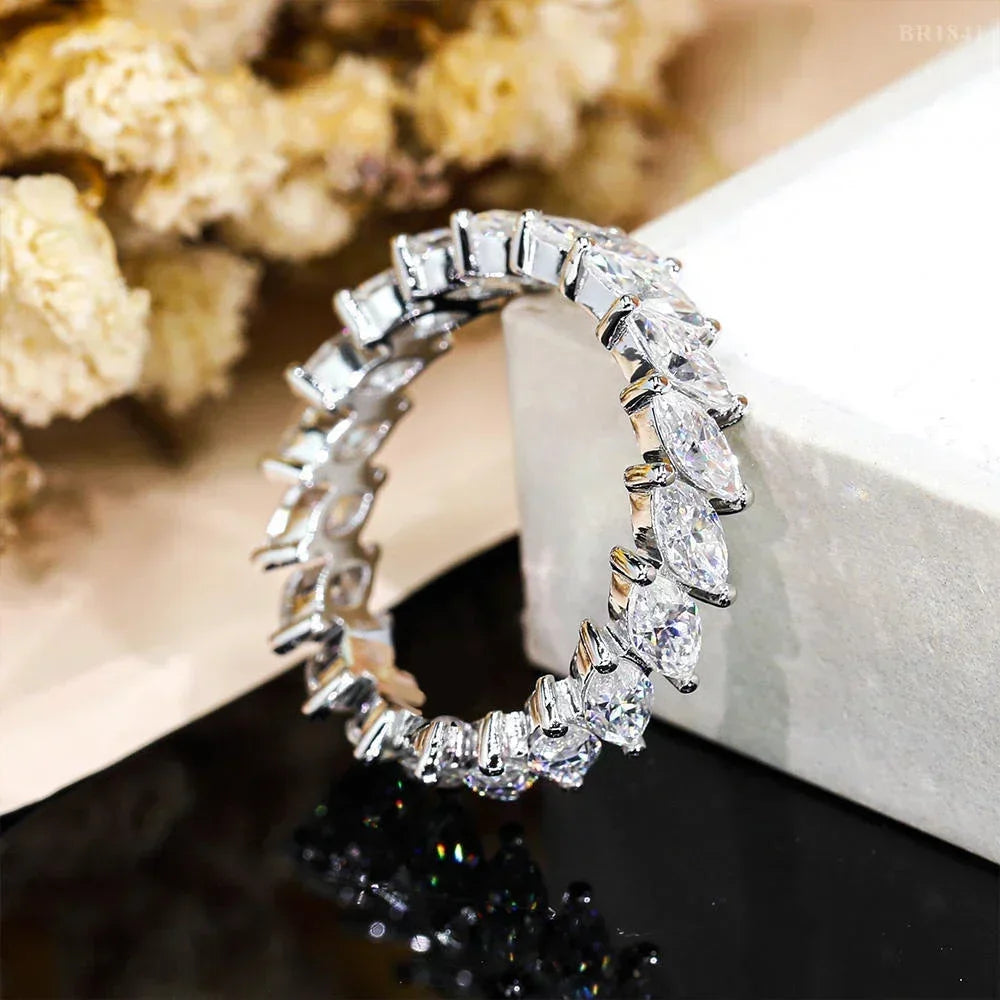 Anel Inteiro de Navetes Eternity Moissanita 3x6mm Marquise em Prata 925 com Certificação GRA