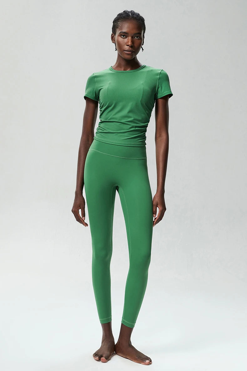 Conjunto Fitness Diamond Quick Dry 2 Peças Camiseta Cropped + Calça Legging - Leveza, Estilo e Praticidade