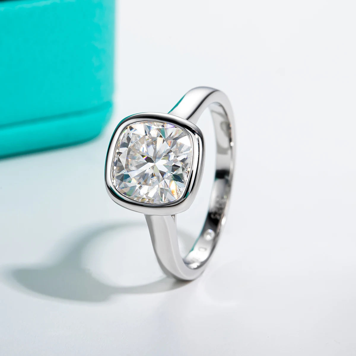 Anel de Noivado Moissanita Cushion Cut 3ct Bezel em Prata 925