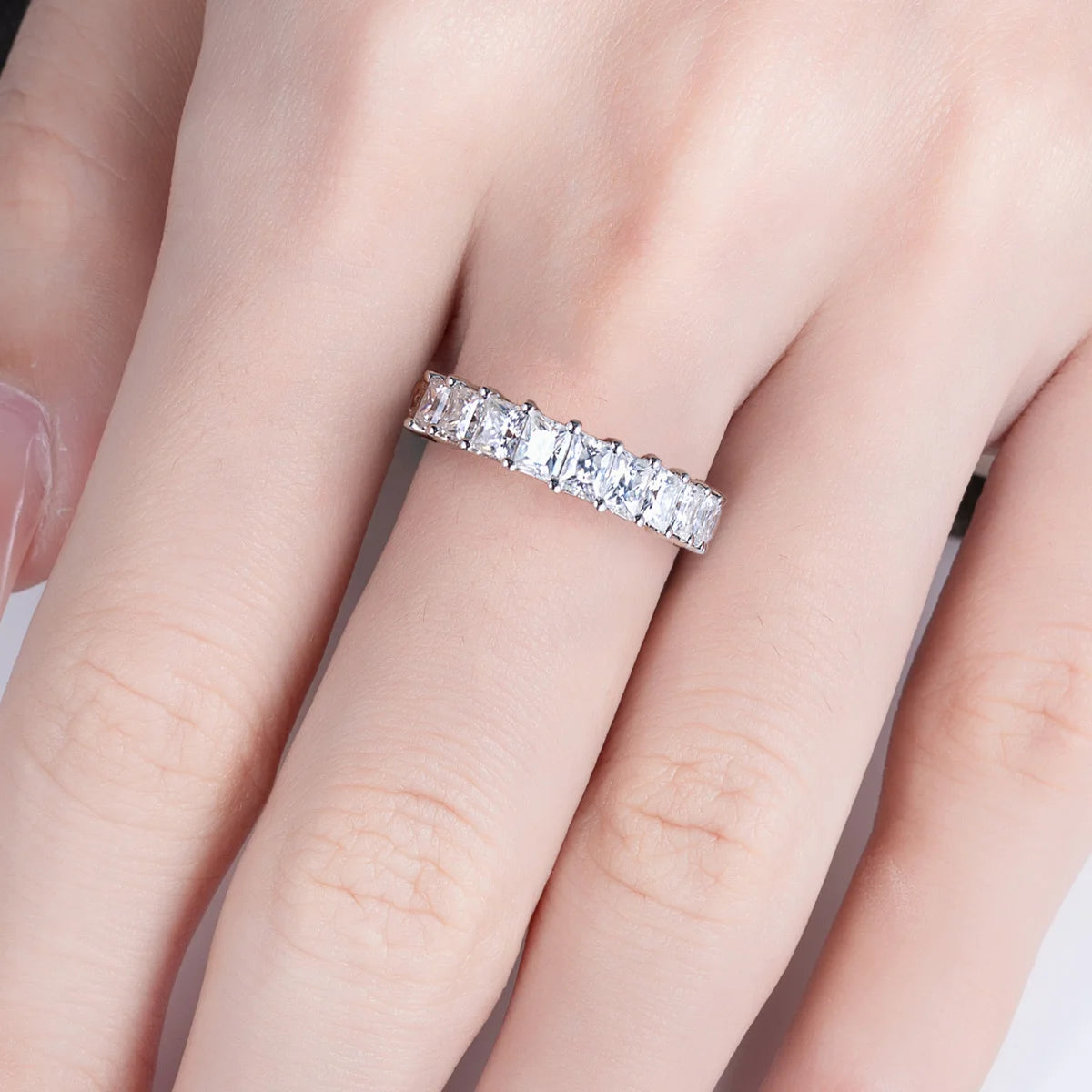 Aliança Eternity de Moissanita Princess Cut 3mm D Color em Prata 925 Banhada a Ouro 18K