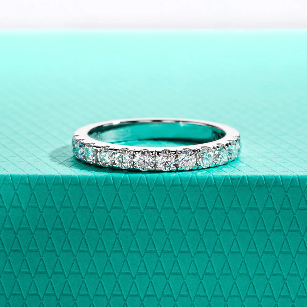 Meia Aliança 2.5mm Moissanita 0.72ct D Color em Prata 925 Banhada a Ouro 18K