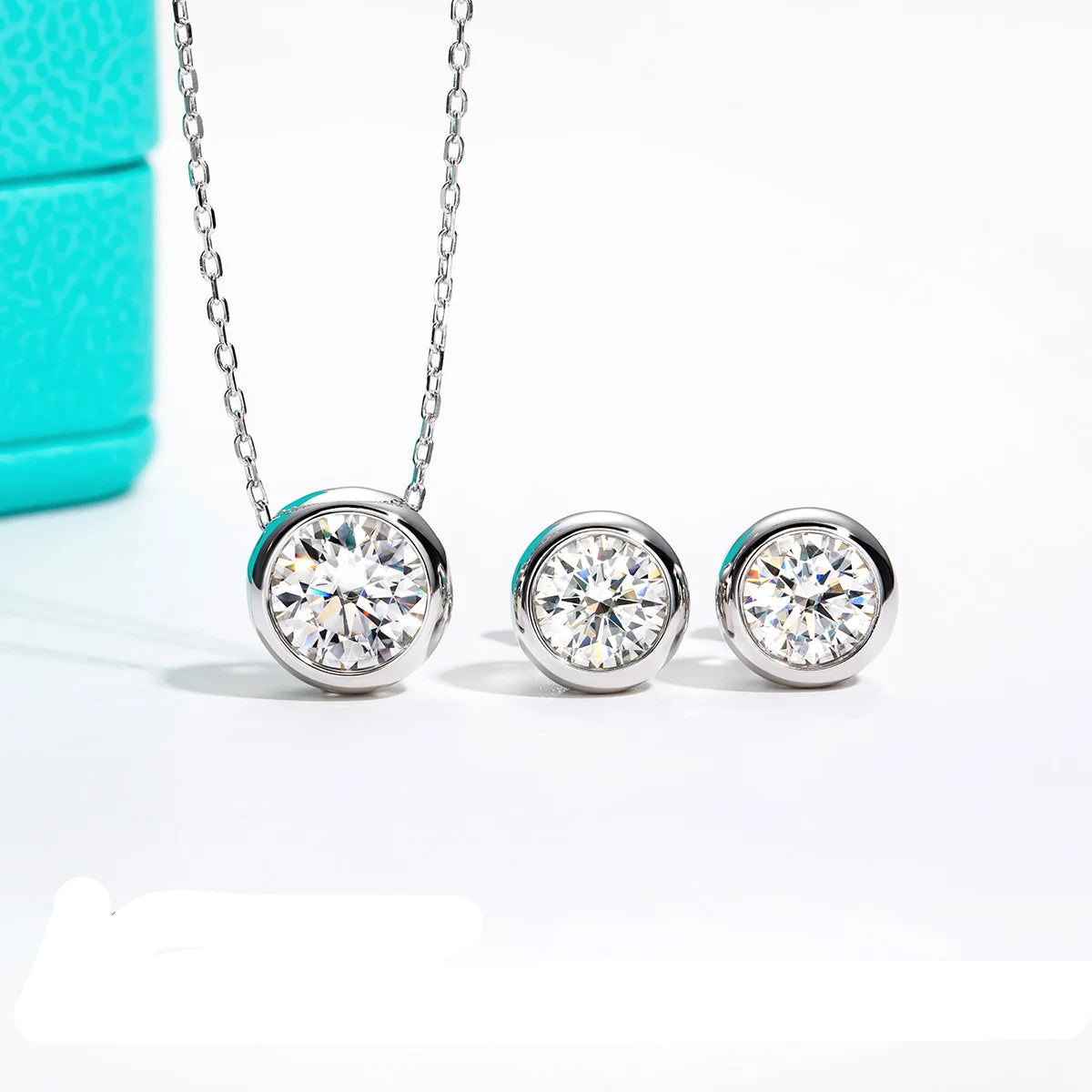 Conjunto Moissanita D Color – Brincos de Botão e Colar com Pingente em Prata 925 Banhada a Ouro 18K