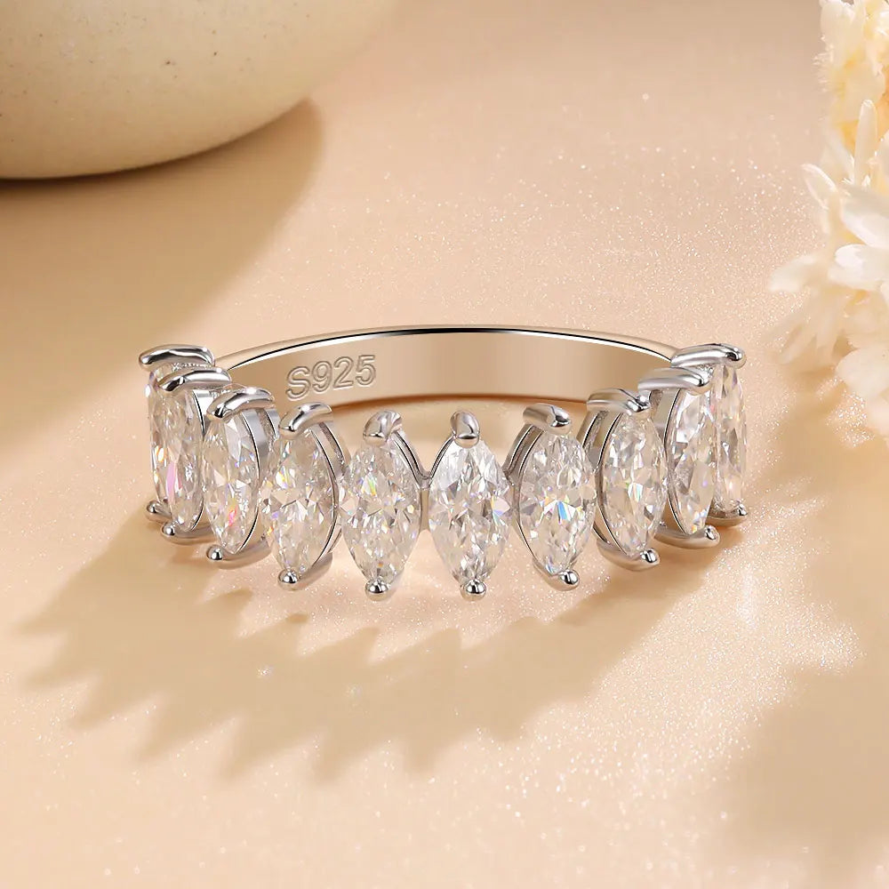 Anel Eternity Moissanita Marquise 3x6mm em Prata 925 com Banho de Ouro 18K
