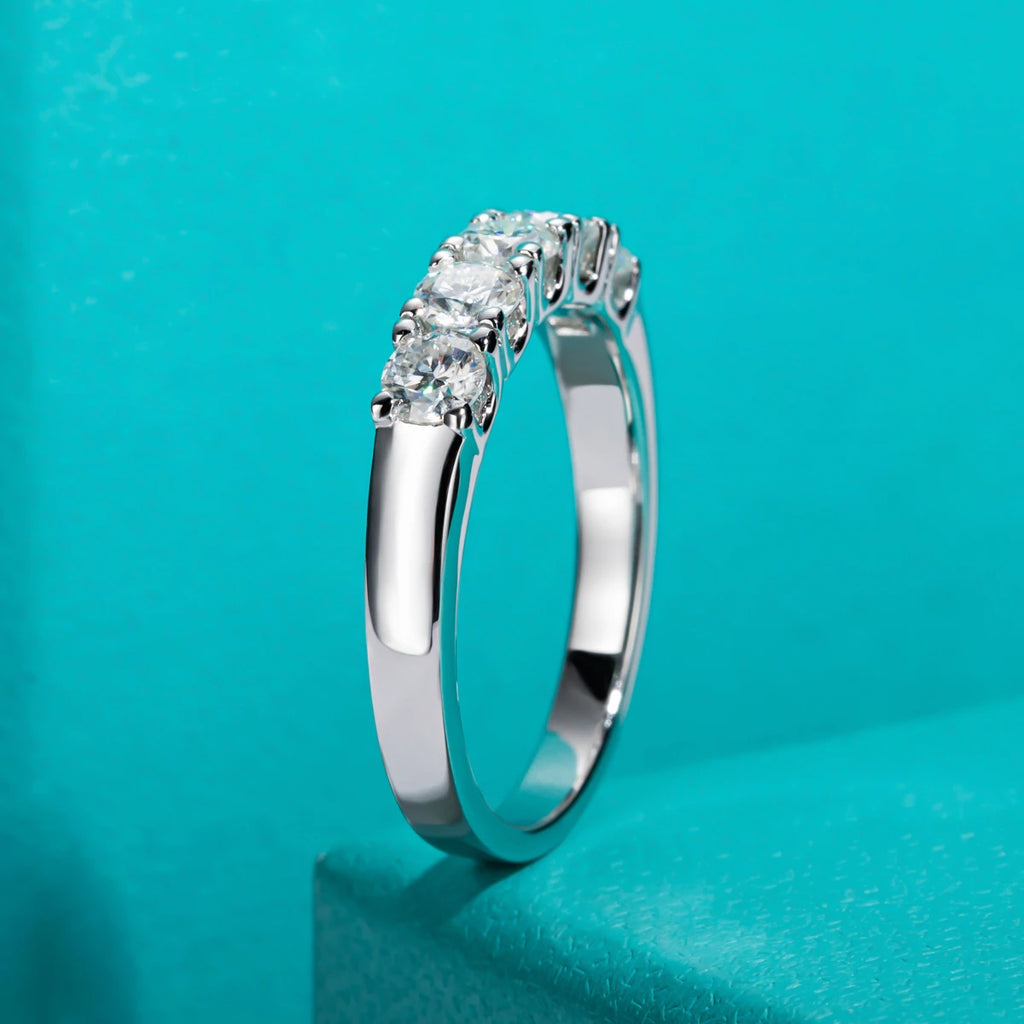 Anel Eternity 3mm de Moissanitas D Color em Prata 925 com Banho de Ouro 18K