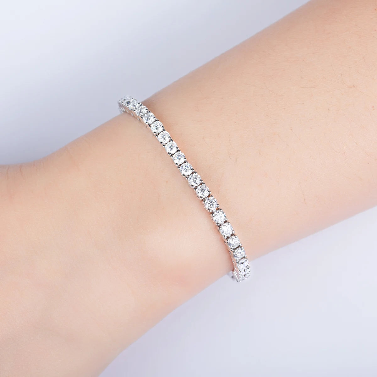 Pulseira Riviera Tennis de Moissanitas 3mm D Color em Prata 925 com Banho de Ouro 18K – Ajustável