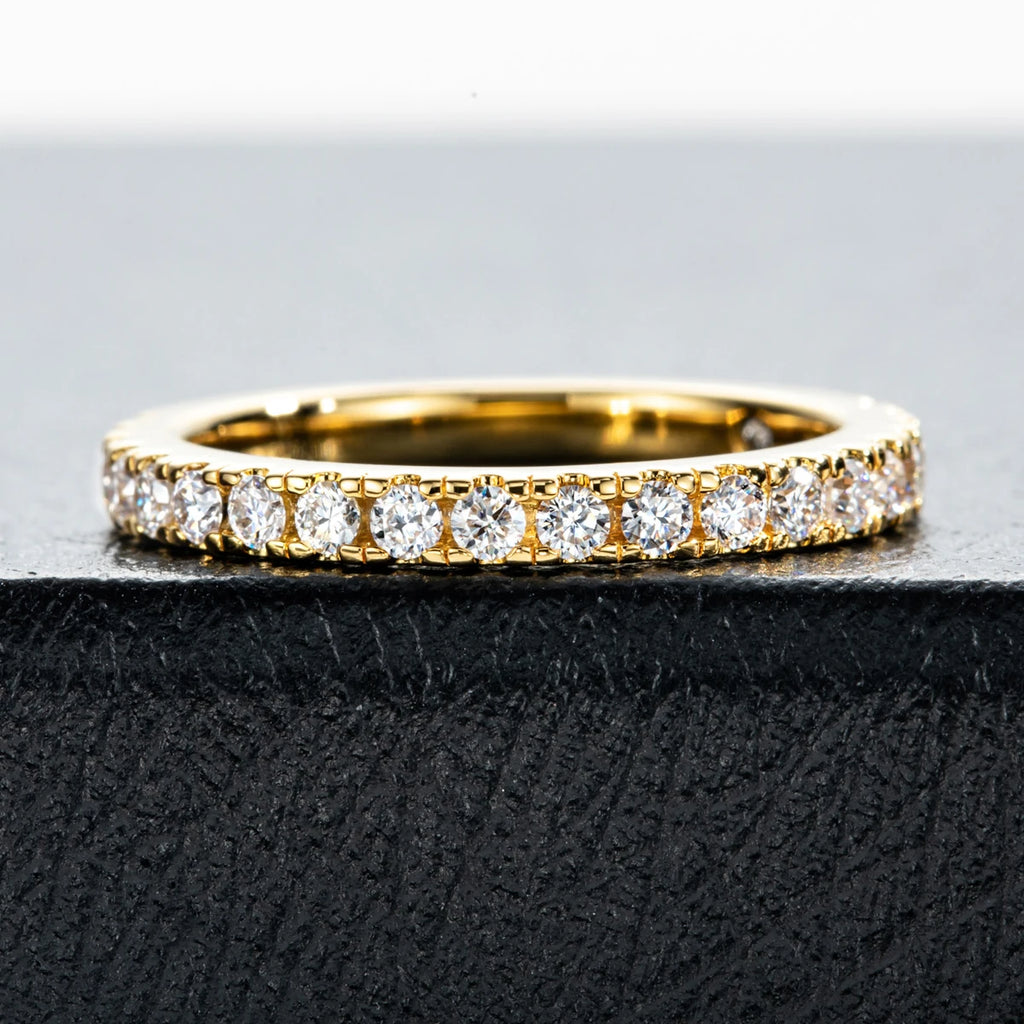 Anel Delicado 1.9mm de Moissanitas D Color em Ouro Amarelo 18K Banhado