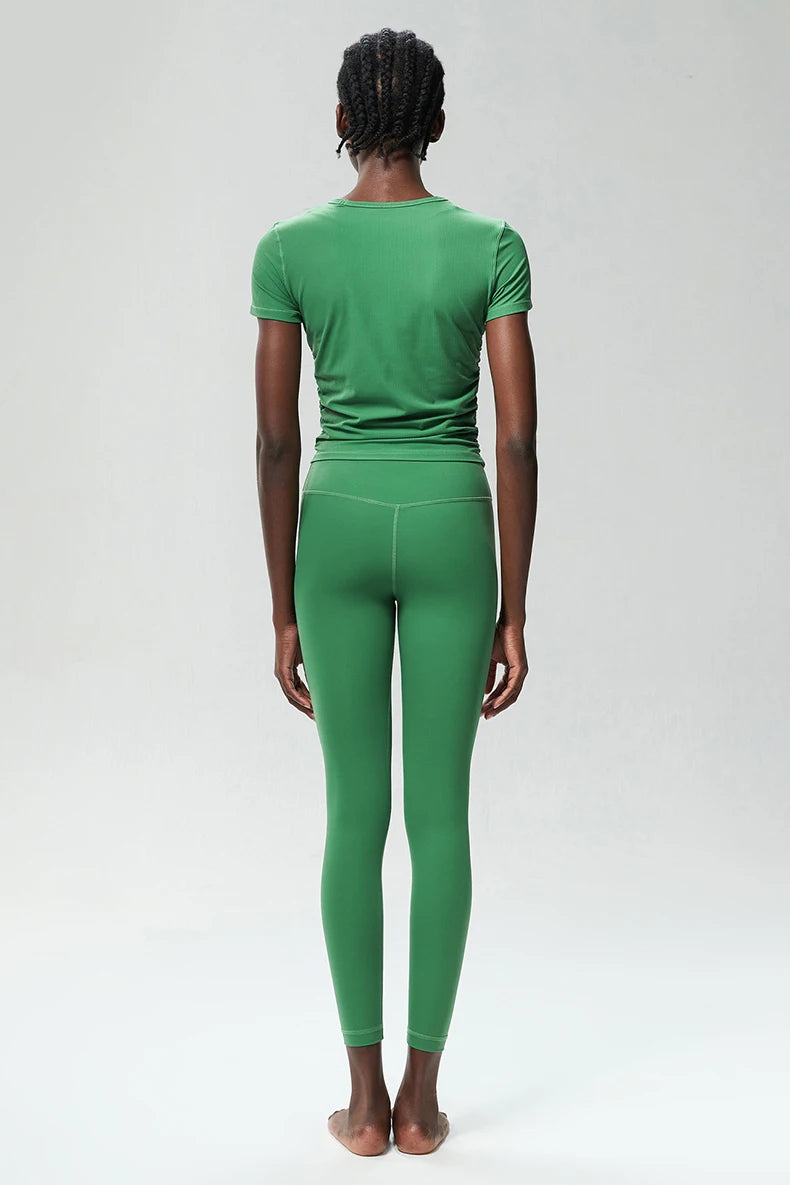 Conjunto Fitness Diamond Quick Dry 2 Peças Camiseta Cropped + Calça Legging - Leveza, Estilo e Praticidade